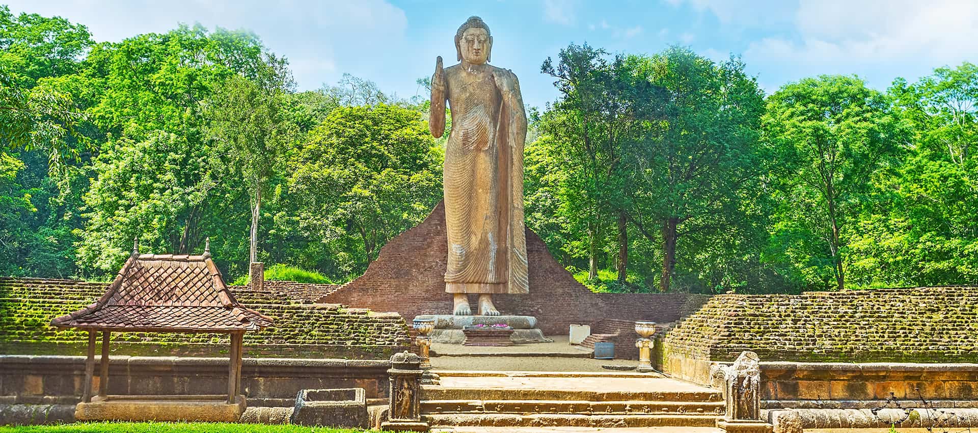 Maligawila Buddha Statue