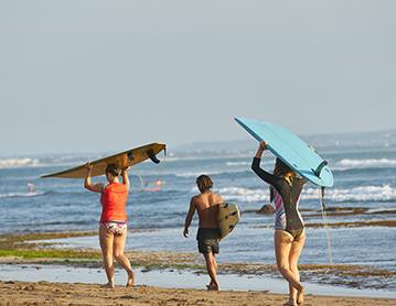 Take a Sri Lanka surfing lesson